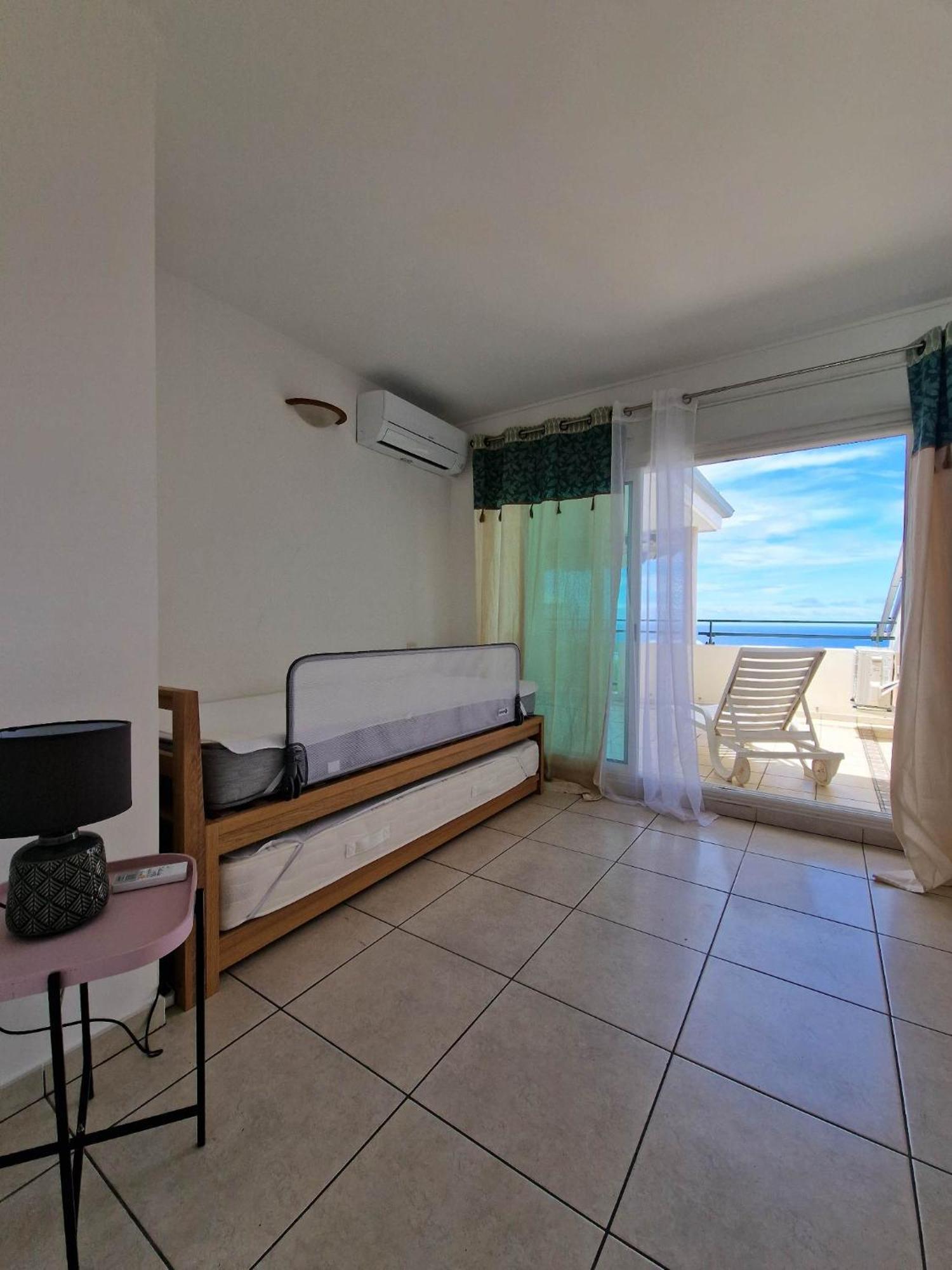 Appartement Villa Sur Le Toit, Vue Mer Saint-Gilles-les Bains Eksteriør bilde