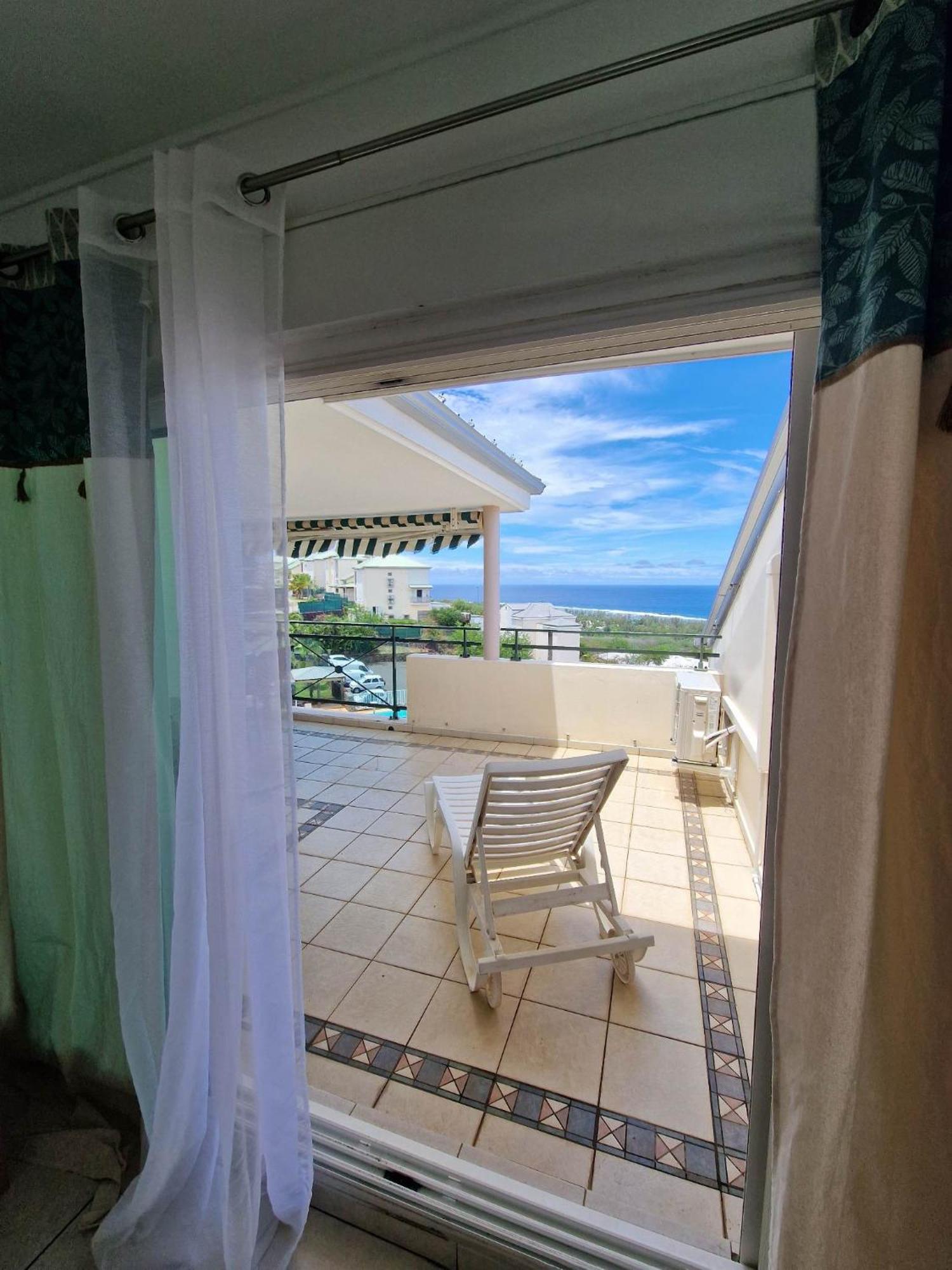 Appartement Villa Sur Le Toit, Vue Mer Saint-Gilles-les Bains Eksteriør bilde